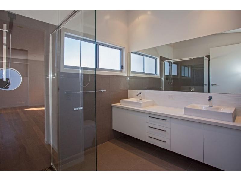 Unit 2/71 Penniwells Drive, San Remo VIC 3925