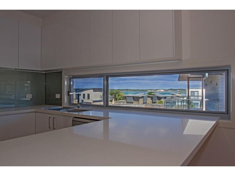 Unit 2/71 Penniwells Drive, San Remo VIC 3925