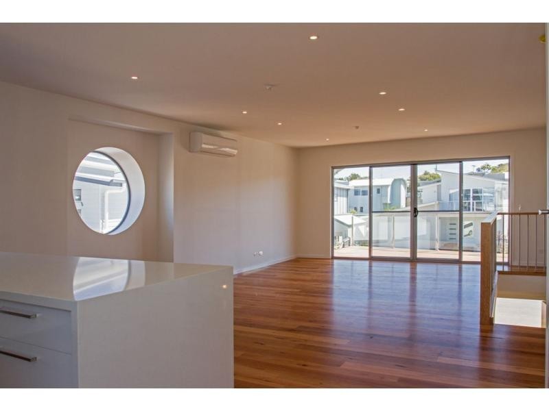 Unit 2/71 Penniwells Drive, San Remo VIC 3925