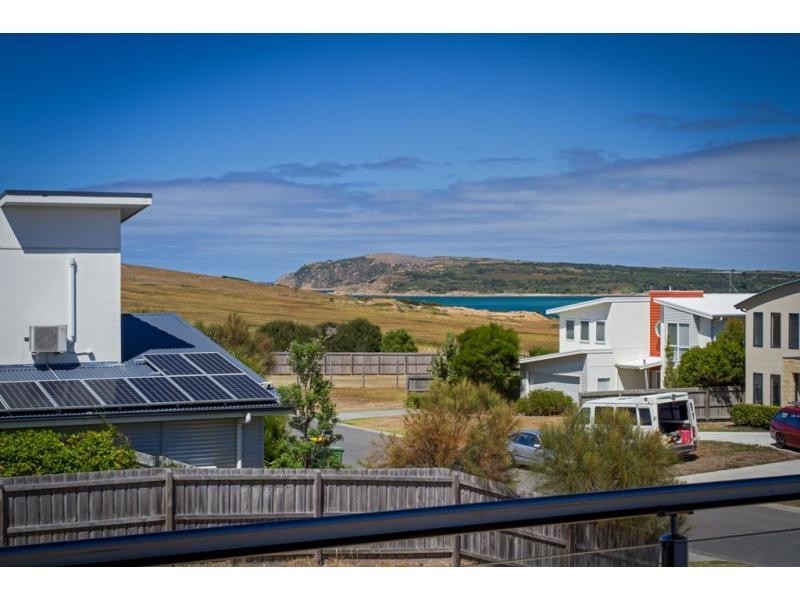 Unit 2/71 Penniwells Drive, San Remo VIC 3925