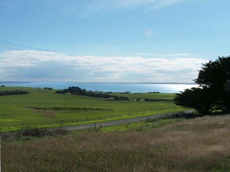 45 Punchbowl Road, San Remo VIC 3925