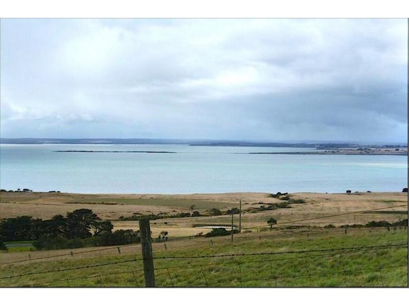 45 Punchbowl Road, San Remo VIC 3925