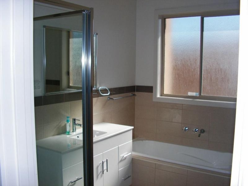 Unit 1/3-5 Wonthaggi Crescent, San Remo VIC 3925