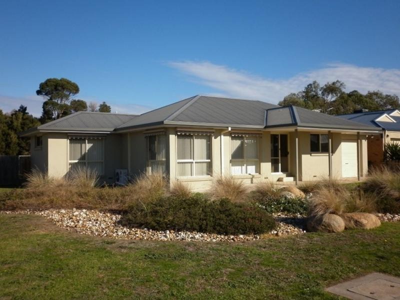 1 Wattle Court, Cowes VIC 3922