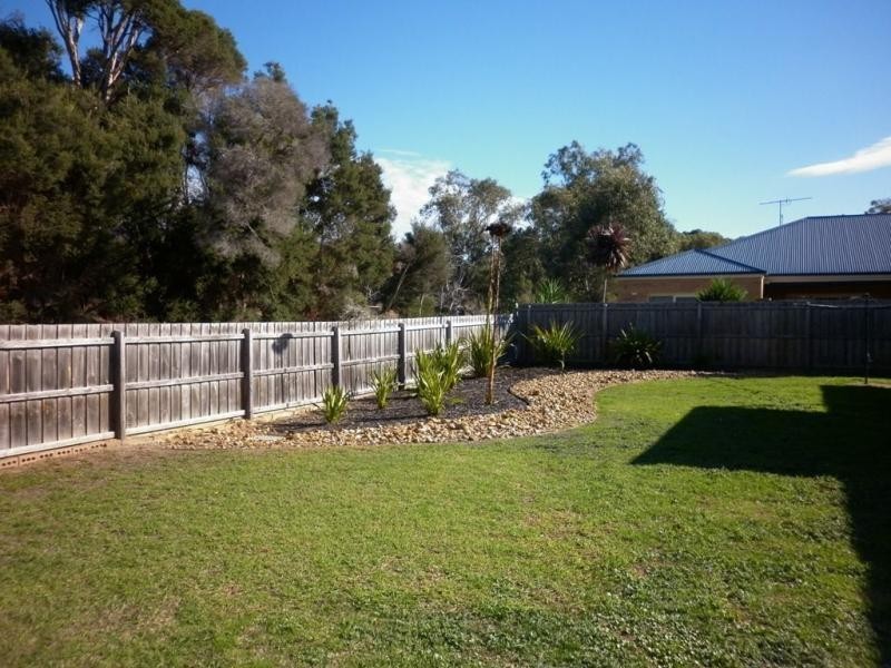 1 Wattle Court, Cowes VIC 3922