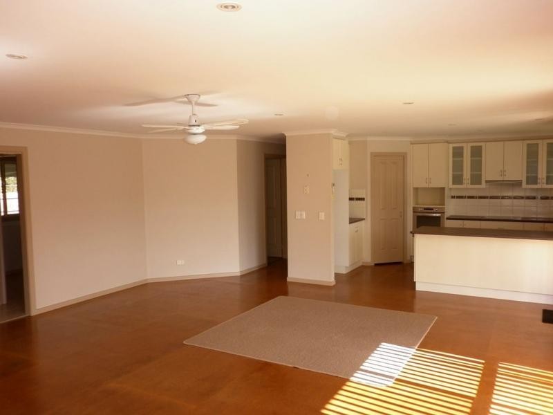 1 Wattle Court, Cowes VIC 3922