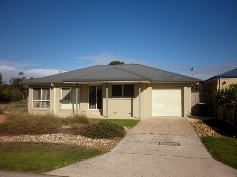 1 Wattle Court, Cowes VIC 3922