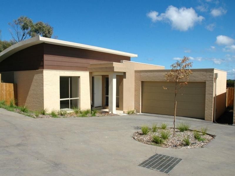 Unit 3/5 Wonthaggi Crescent, San Remo VIC 3925