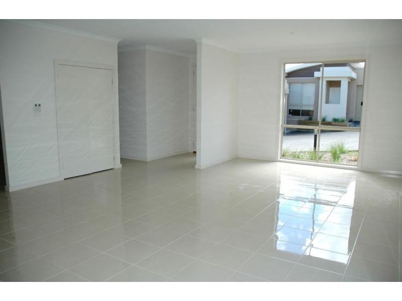 Unit 3/5 Wonthaggi Crescent, San Remo VIC 3925