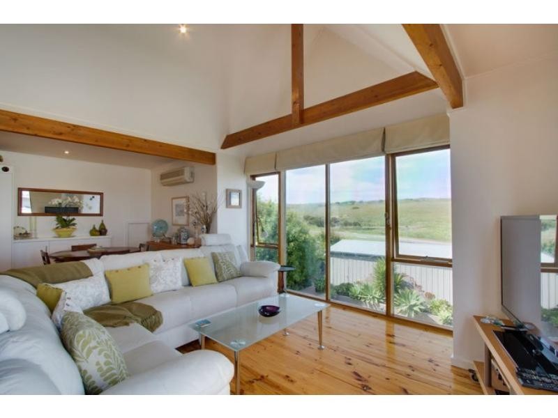 13 Halcyon Avenue, San Remo VIC 3925