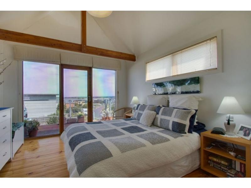 13 Halcyon Avenue, San Remo VIC 3925