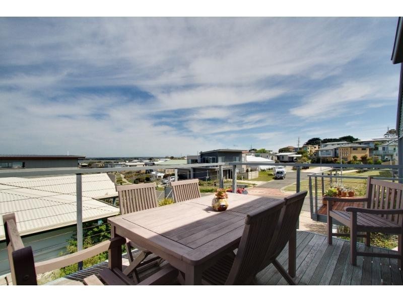 13 Halcyon Avenue, San Remo VIC 3925