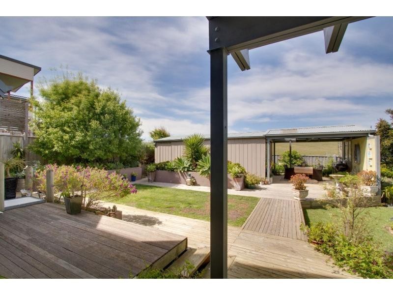 13 Halcyon Avenue, San Remo VIC 3925
