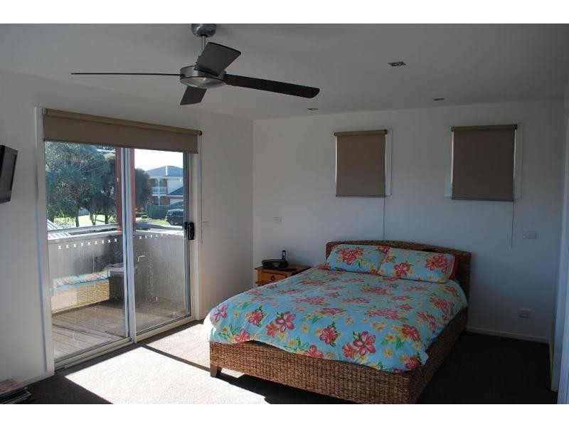 9 Keam Crescent, San Remo VIC 3925