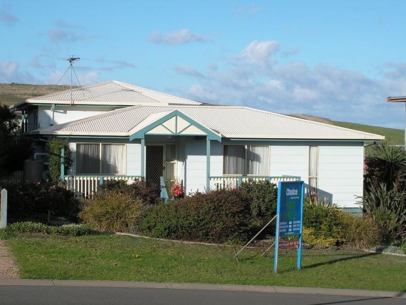 15 Halcyon Avenue, San Remo VIC 3925