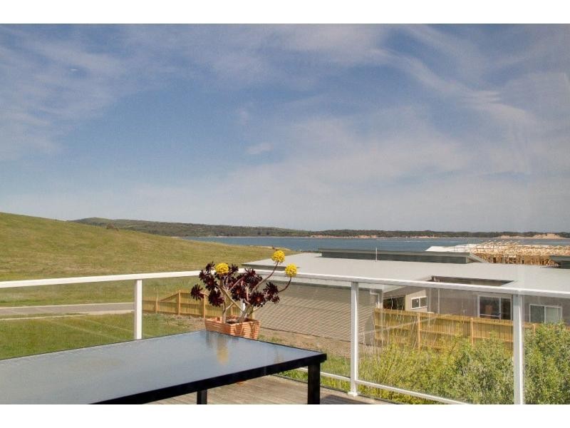 19 Halcyon Avenue, San Remo VIC 3925