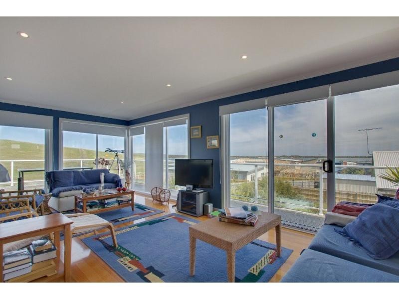 19 Halcyon Avenue, San Remo VIC 3925