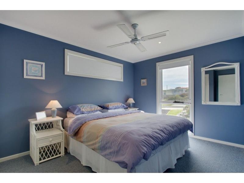 19 Halcyon Avenue, San Remo VIC 3925