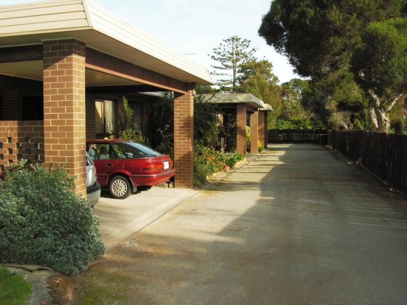 Unit 1, 35 Bergin Grove, San Remo VIC 3925