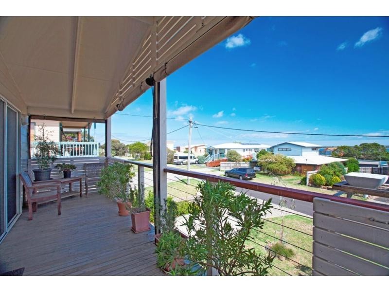 12 Wonthaggi Crescent, San Remo VIC 3925