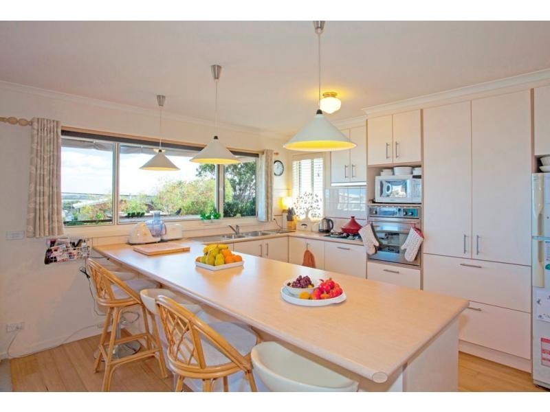 12 Wonthaggi Crescent, San Remo VIC 3925