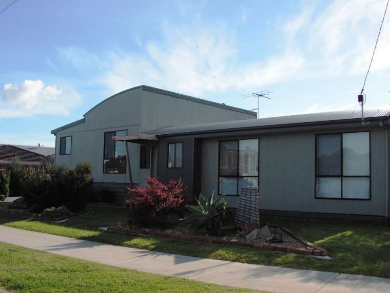16 Genista Street, San Remo VIC 3925