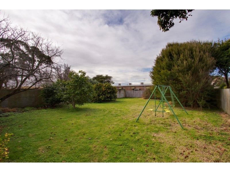 53 School Avenue, Newhaven VIC 3925