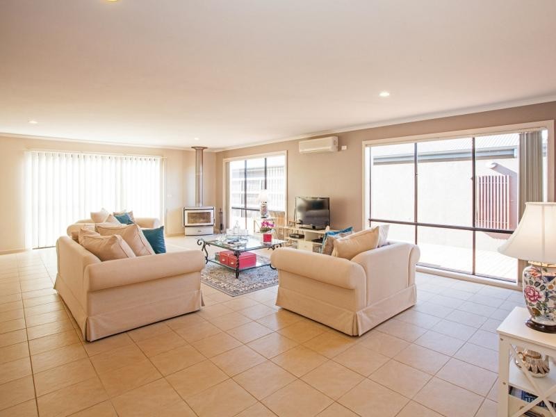 5 Casuarina Court, Cowes VIC 3922