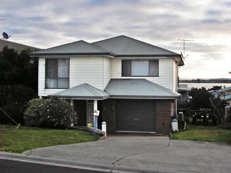 7 The Broadway, San Remo VIC 3925