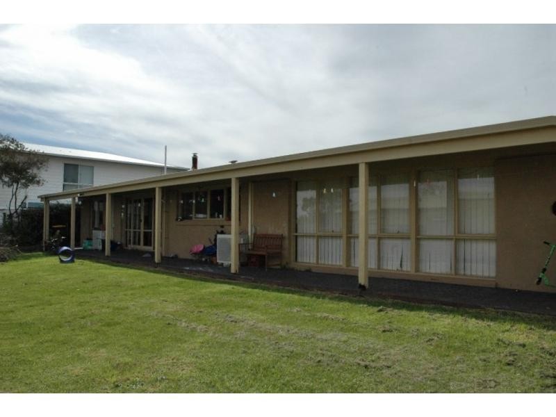 5 Wonthaggi Crescent, San Remo VIC 3925