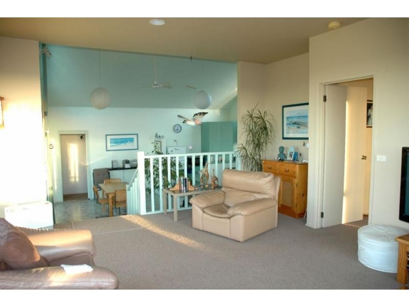 20 The Broadway, San Remo VIC 3925