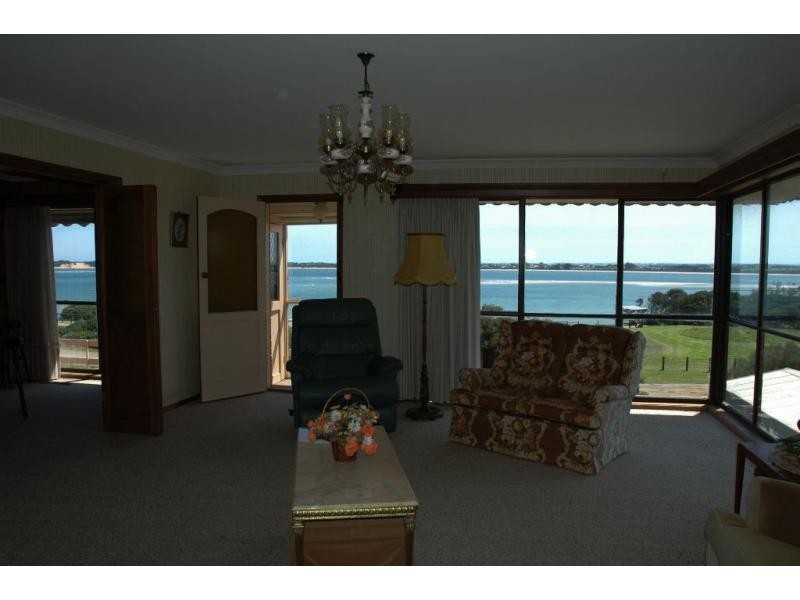 25 Ocean View Drive, San Remo VIC 3925
