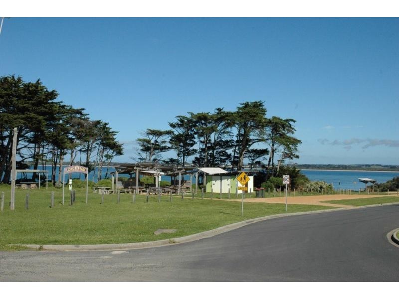 25 Ocean View Drive, San Remo VIC 3925