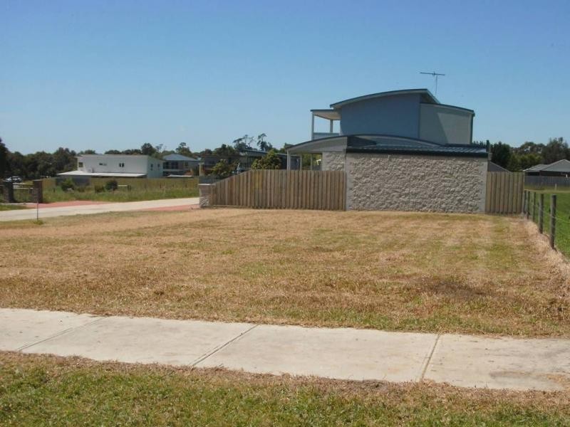 L8, 18-20 Hamilton Street, Corinella VIC 3984