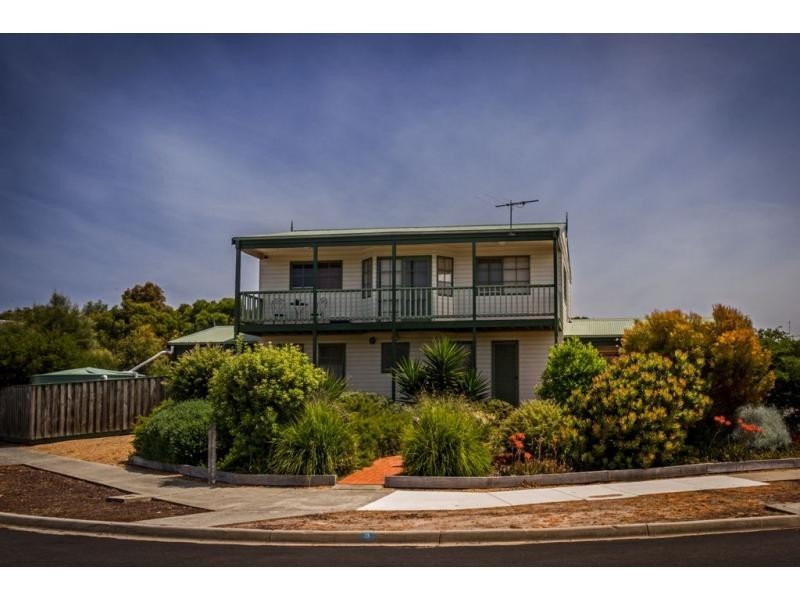 9 Genista Street, San Remo VIC 3925