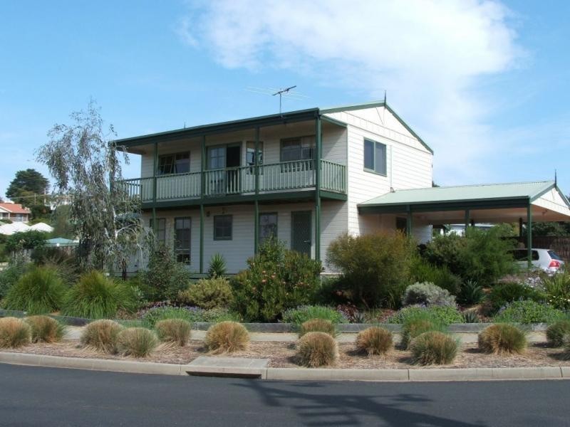 9 Genista Street, San Remo VIC 3925