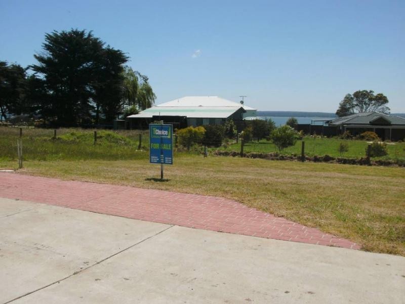 L3, 18-20 Hamilton St, Corinella VIC 3984