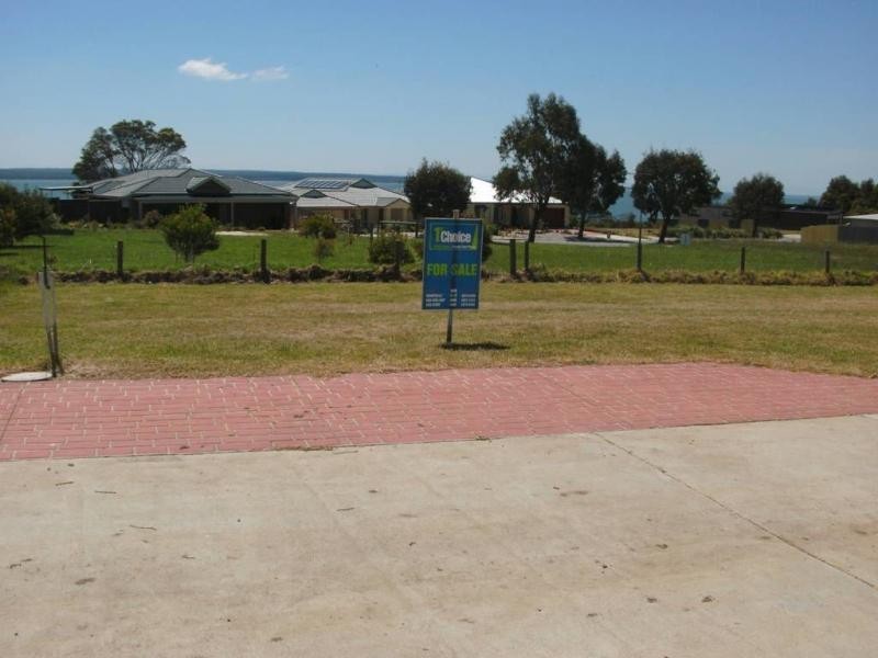 L3, 18-20 Hamilton St, Corinella VIC 3984