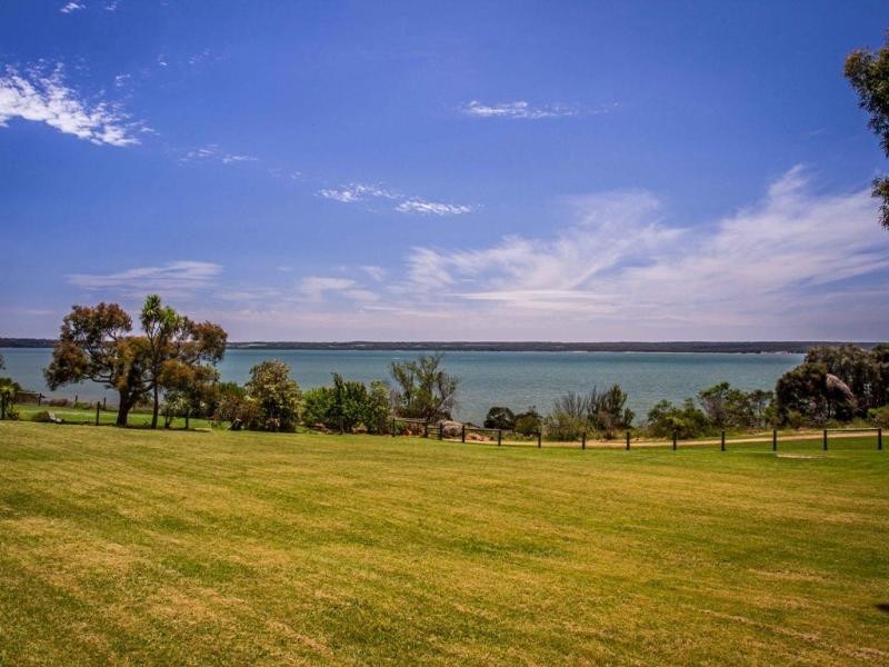 4 Wetherall Drive, Corinella VIC 3984