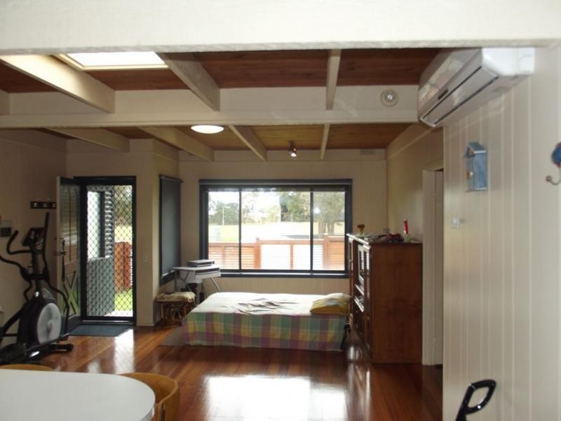 5A Thomas Grove, San Remo VIC 3925