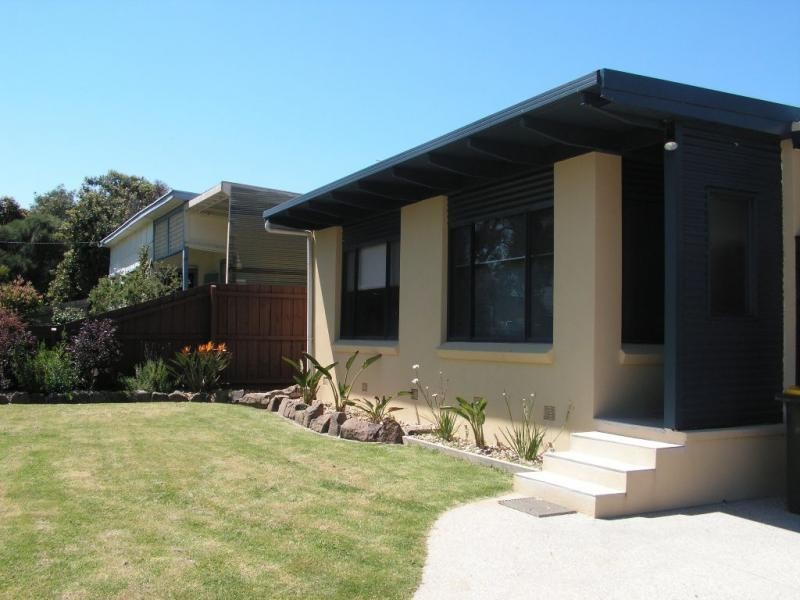 5A Thomas Grove, San Remo VIC 3925