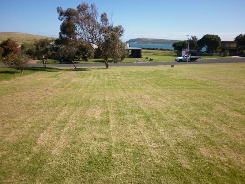 14 Ocean View Drive, San Remo VIC 3925