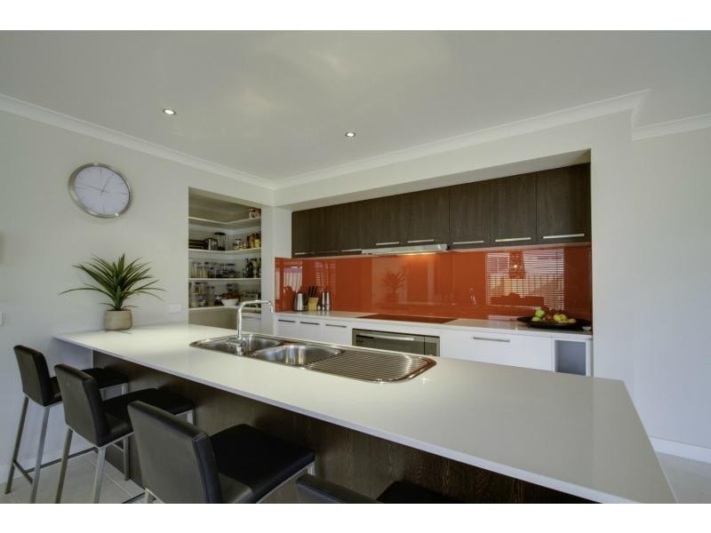 32 Halcyon Avenue, San Remo VIC 3925