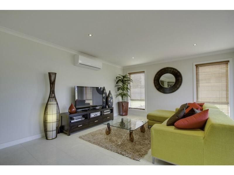 32 Halcyon Avenue, San Remo VIC 3925