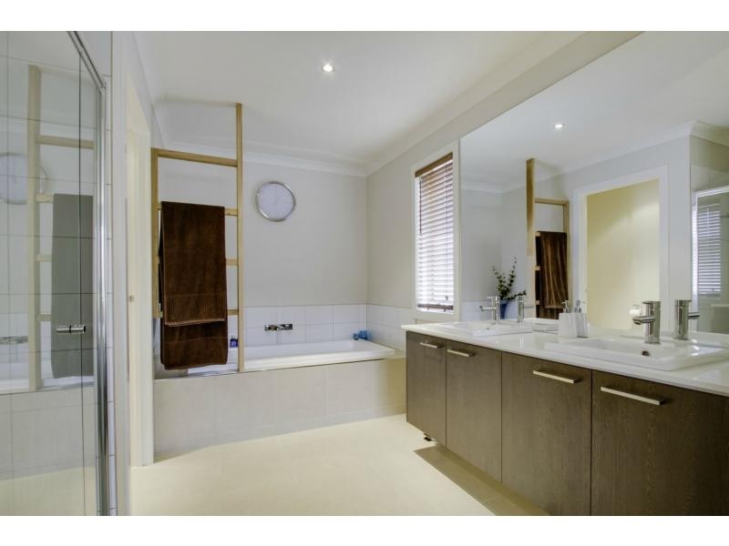 32 Halcyon Avenue, San Remo VIC 3925