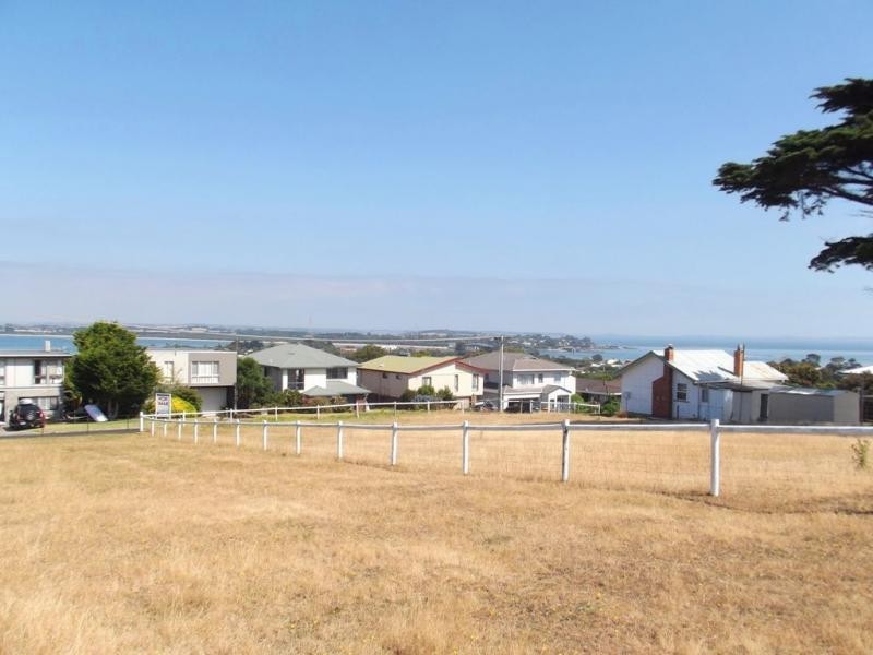 4 The Broadway, San Remo VIC 3925