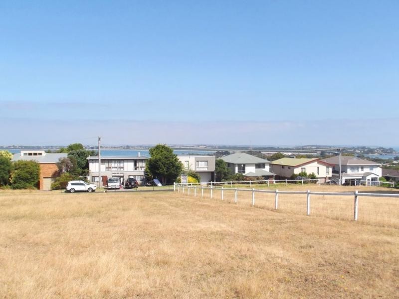 4 The Broadway, San Remo VIC 3925