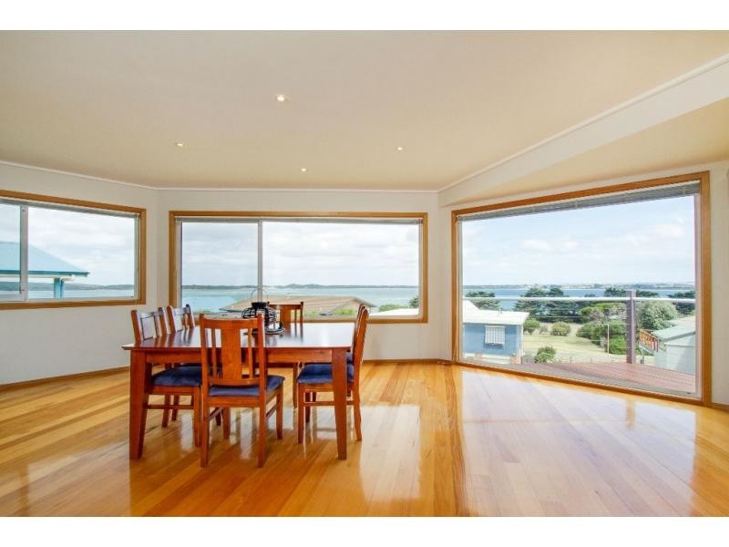 11 Boathaven Grove, San Remo VIC 3925