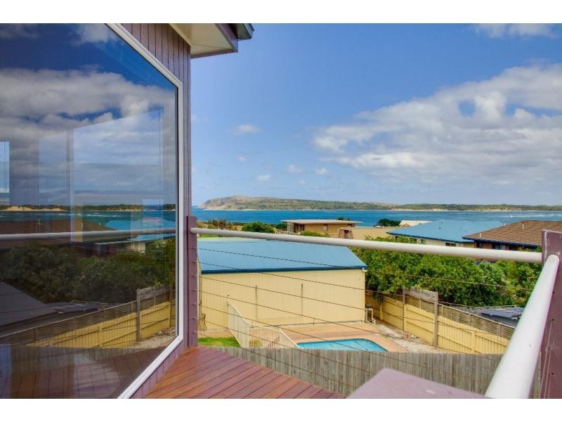 11 Boathaven Grove, San Remo VIC 3925