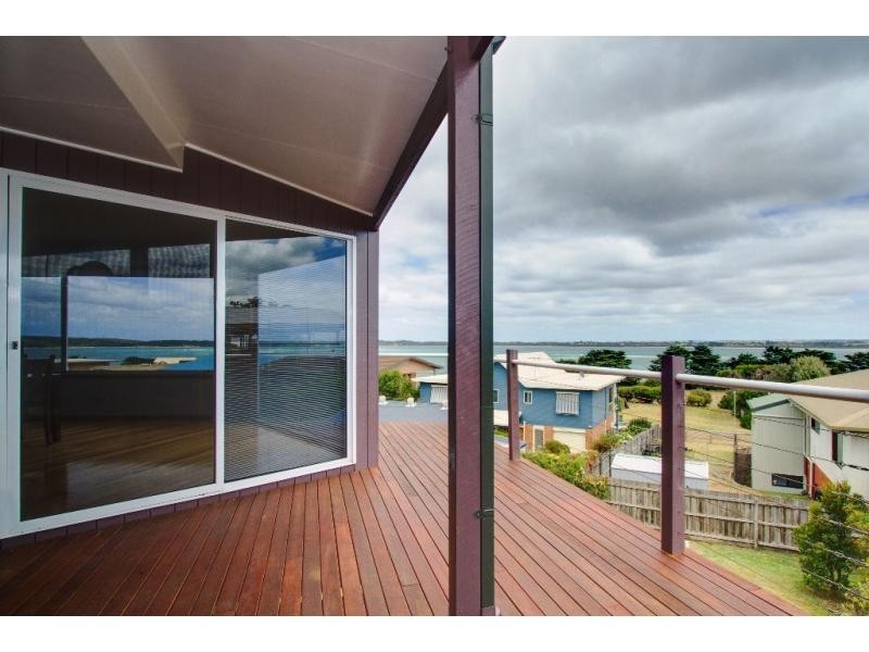 11 Boathaven Grove, San Remo VIC 3925